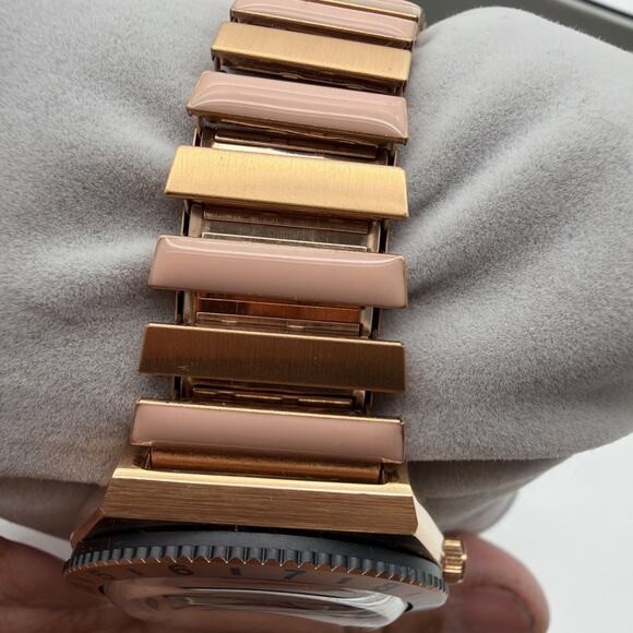 Timex Q Reissue Rose Gold & Black Women\'s Watch TW2U81400 main image 13